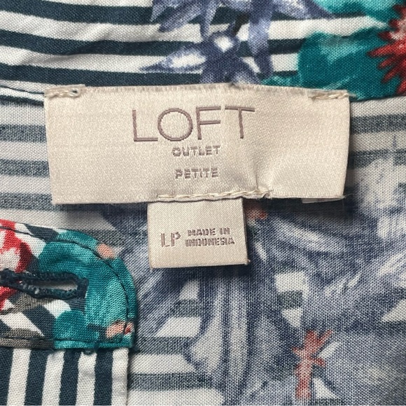 Loft Outlet Floral Blouse Button Down Shirt Size LP Stripes Collar Petite Office - Picture 9 of 10